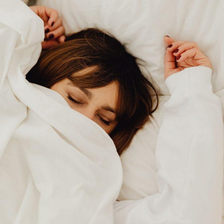 Alimentation et sommeil : que manger pour mieux dormir naturellement ?
