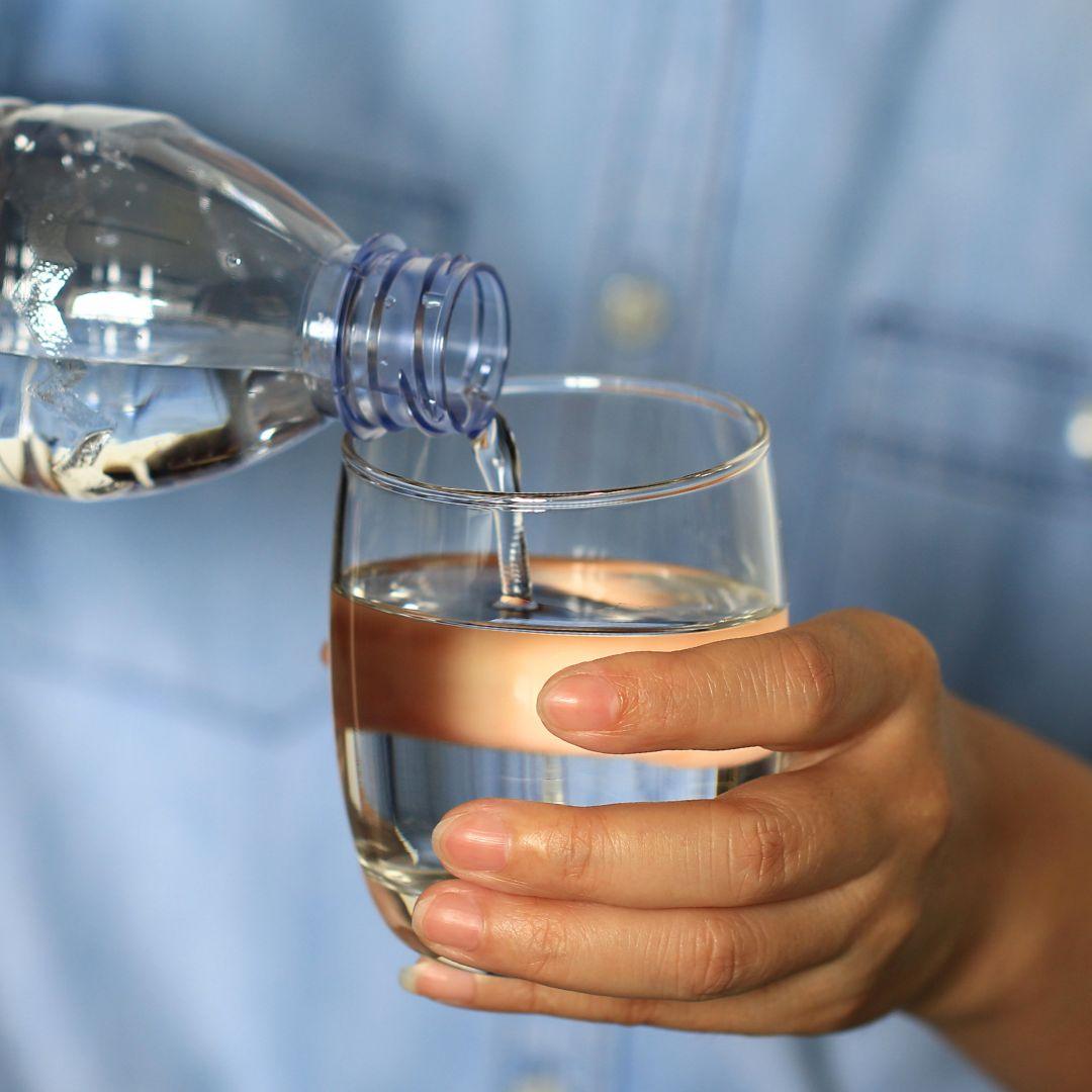 Vous buvez beaucoup d'eau… mais êtes-vous vraiment bien hydraté ?